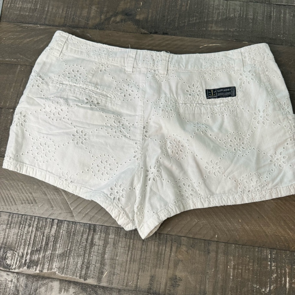 Superdry Broderie Chino White Shorts Eyelet G71000NQ Size 8 - Picture 4 of 7